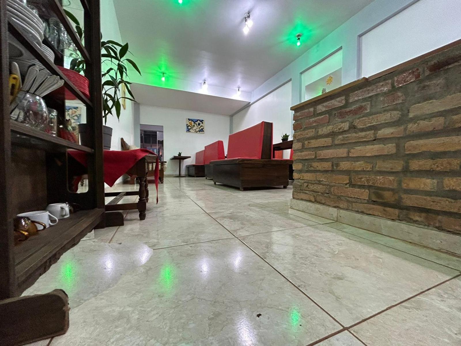El Tata Vip Hotel *